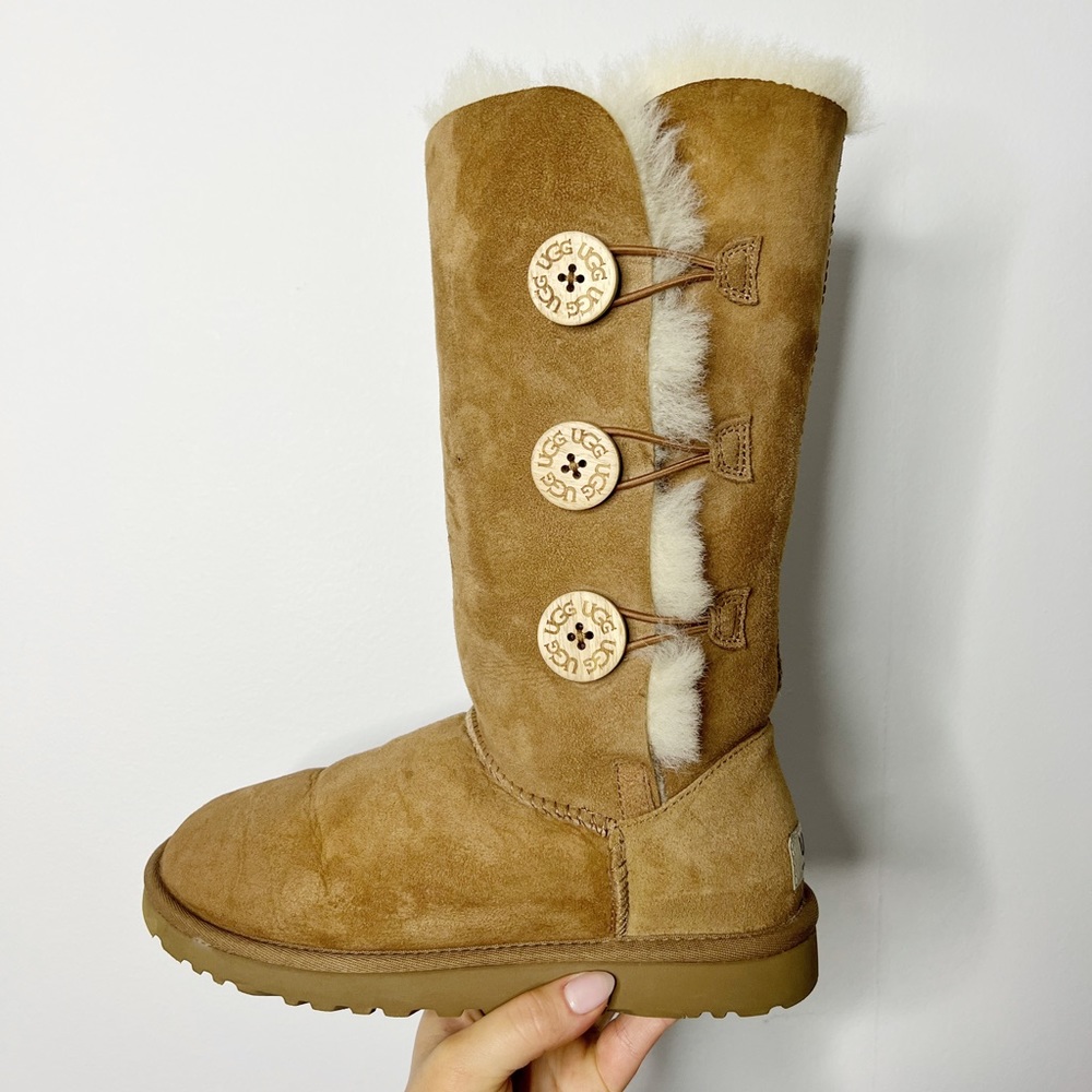 ✨GENTLY WORN✨ UGG | Womens Bailey Button Tall Boots, Size 6